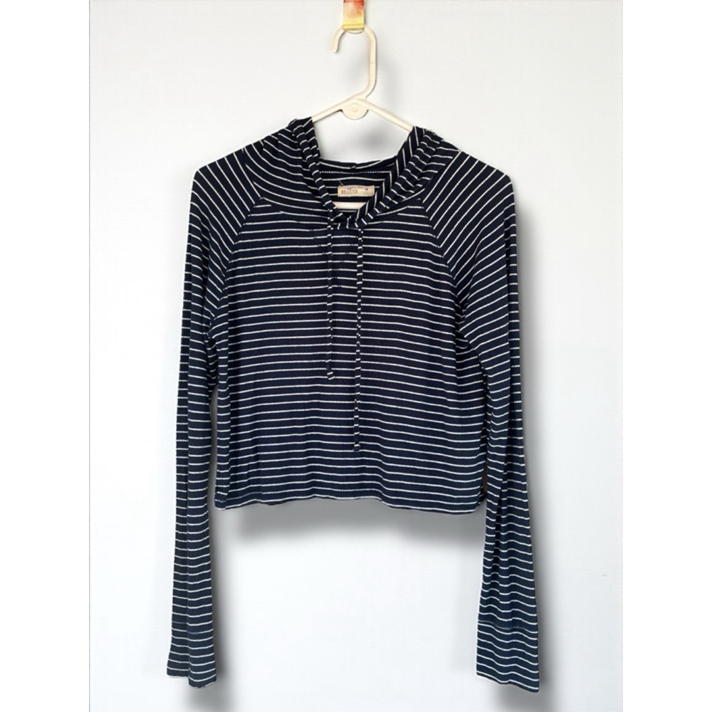 Hollister Women's Medium Navy White Striped Hooded Long Sleeve Cropped Top